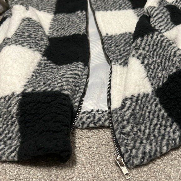 Buffalo pattern fleece zip hoodie - Picture 3 of 3
